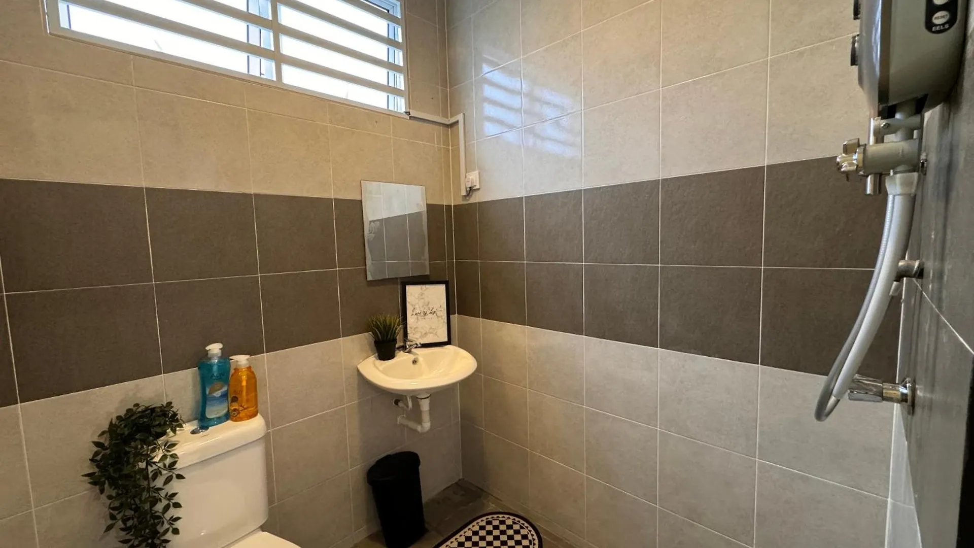 Ipoh Sunway Tambun Guesthouse And Villa By Iwh Suites Apartment